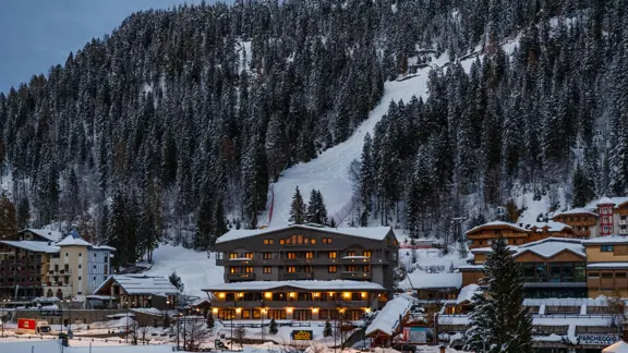 Hotel Spinale Madonna Di Campiglio Italy Exterior (1)