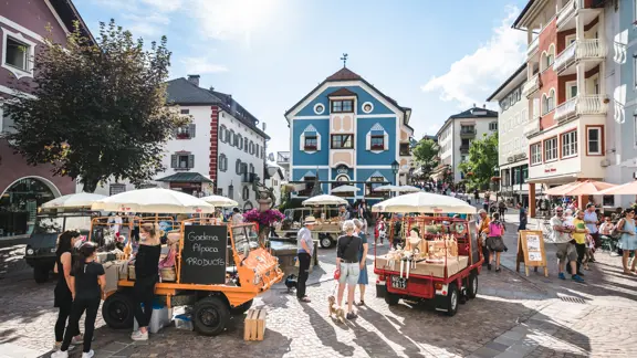 Market (copyright: valgardena.it)