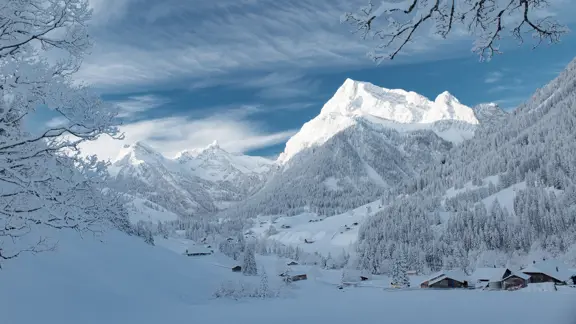 Nature Park Diemtigtal Villages Schwenden Winter Snow Mountains©Martin Wymann