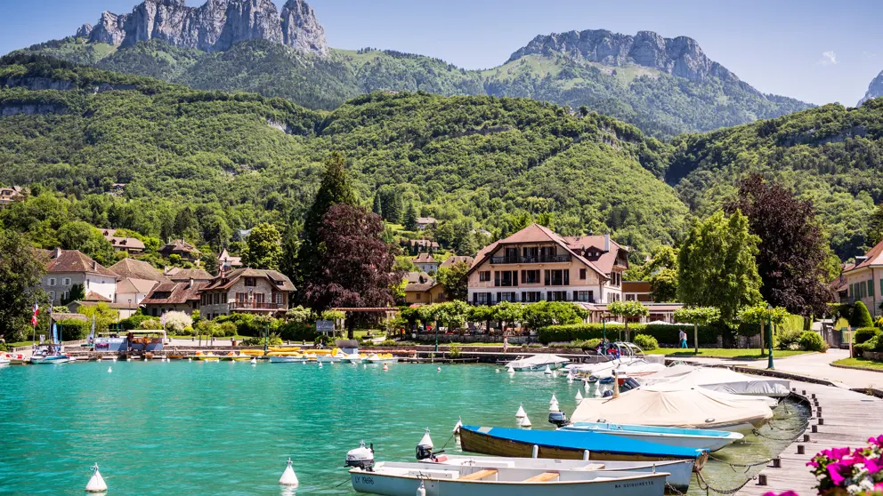 Hotel Le Cottage Lake Annecy Lakeside Location [5]
