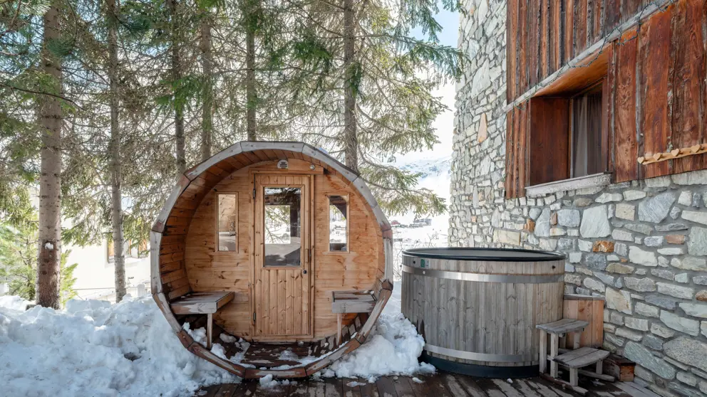 Chalet Les Arolles Tignes Hot Tub 3 [2]