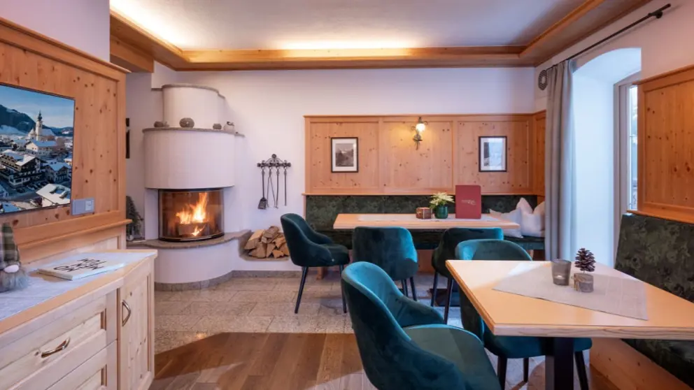 Hotel Eggerwirt Fireplace [1]