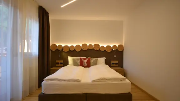 Twin bedroom 