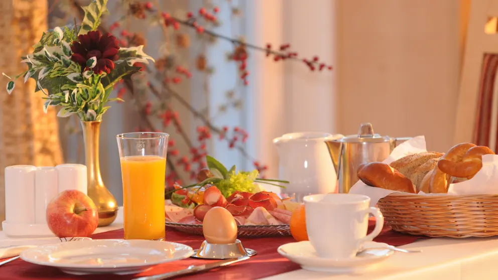 Hotel Nassereinerhof St Anton Breakfast Table [5]