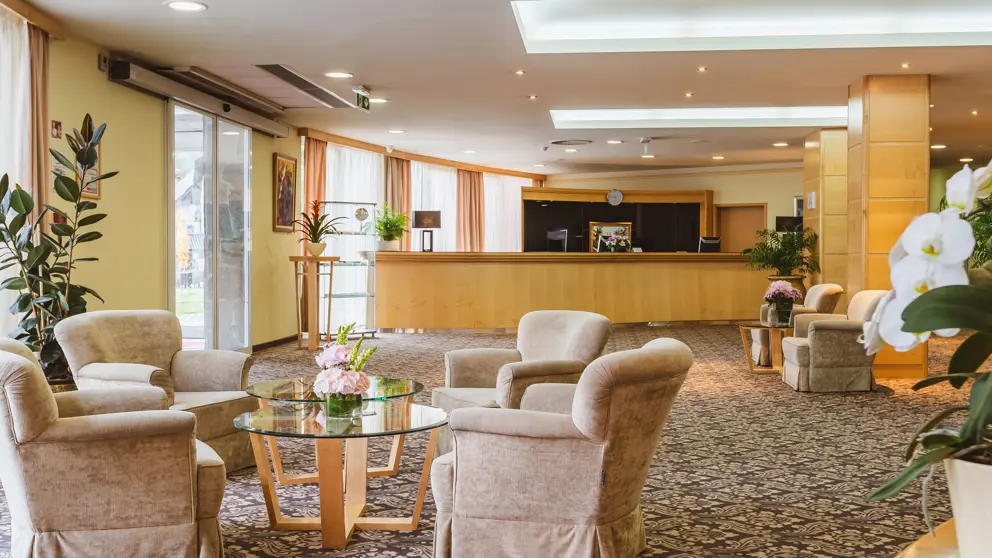 Ramada Hotel And Suites Kranjska Gora Reception [5]