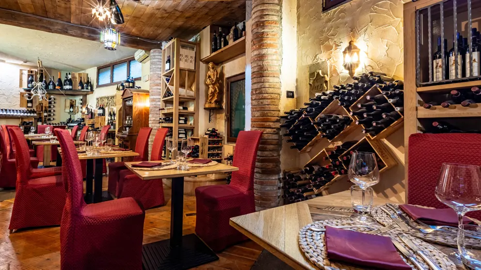Grand Hotel Sestriere Vineria Del Colle Restaurant [9]