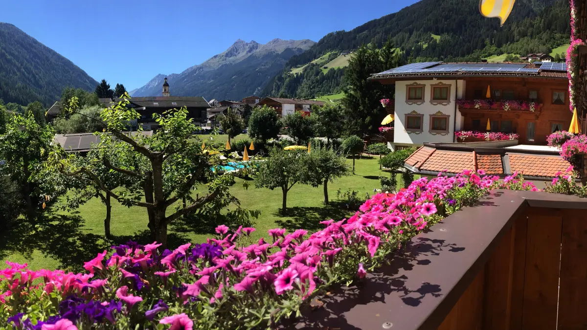 Alpenhotel Tirolerhof Neustift Gardens