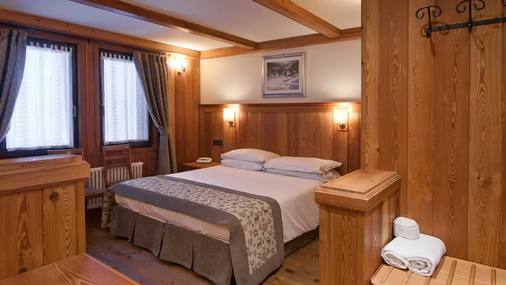 Italy Monterosa Champoluc Hote Castor Bedroom (1)