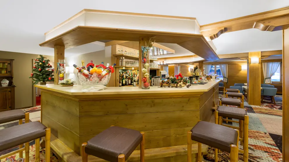 Inghams Italy Livigno Hotel Intermonti Bar [2]