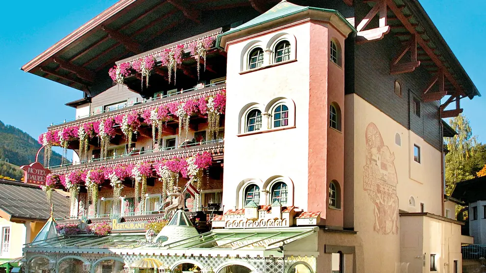 Hotel Bauer Saalbach Exterior