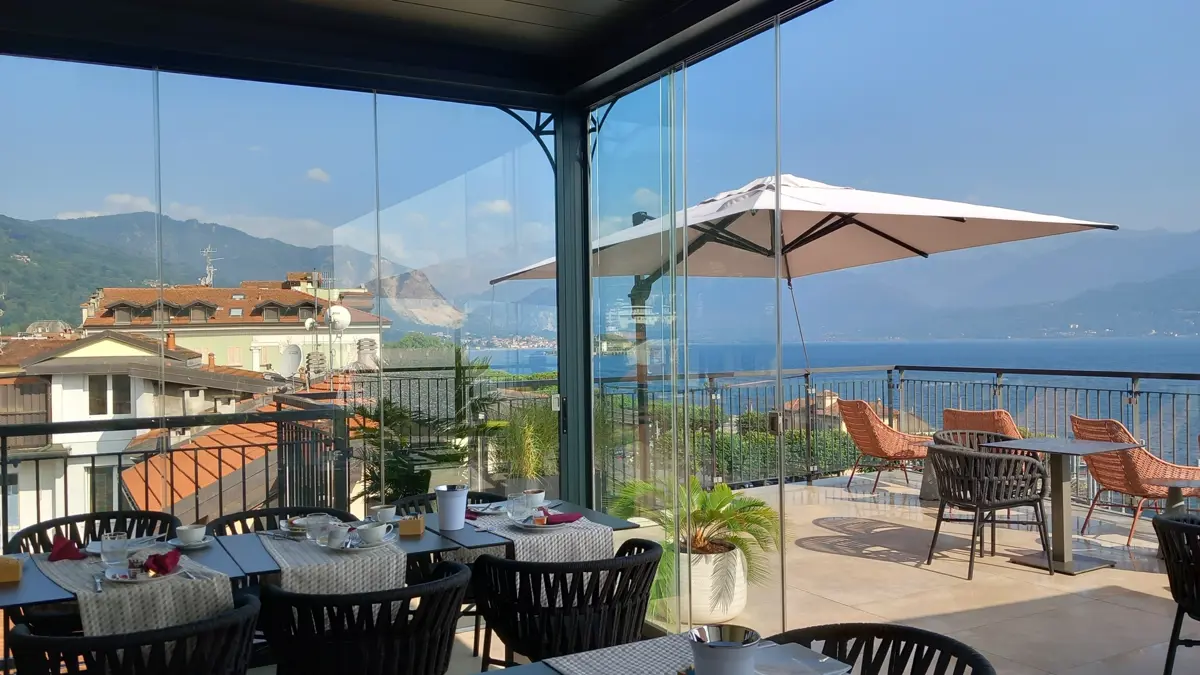 Sempione Boutique Hotel Stresa Indoor Outdoor Breakfast Room