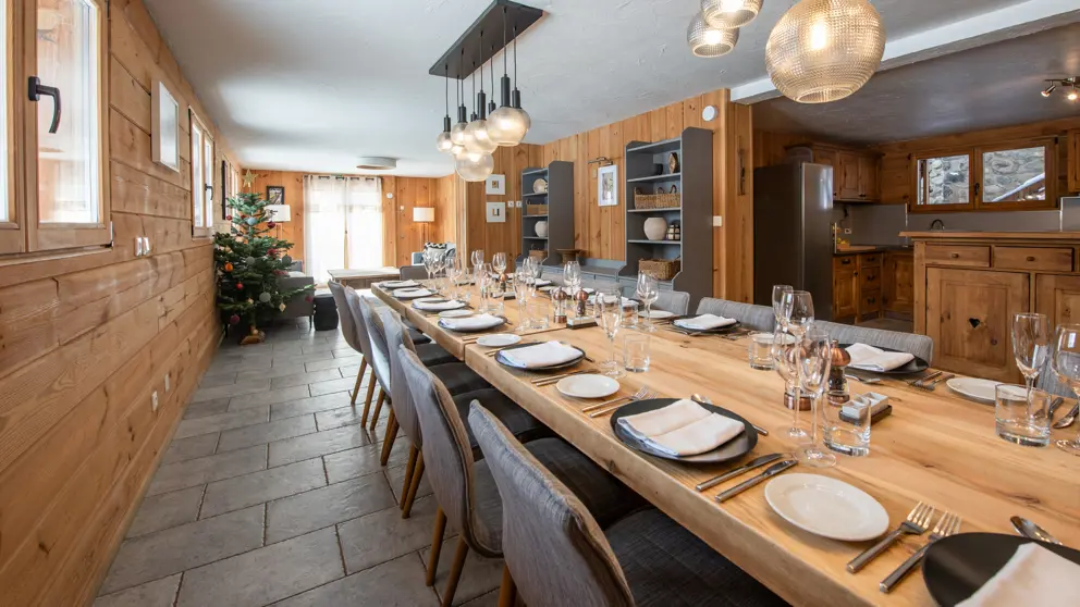 Chalet La Breche Alpe d'Huez Dining Area 2 [7]