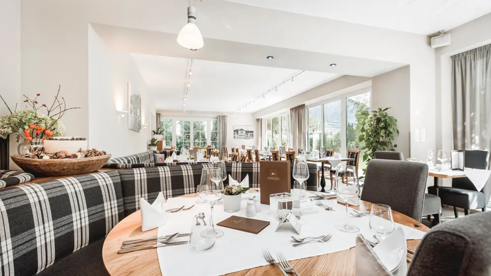 Post Hotel Seefeld And Spa Seefeld Restaurant [7]