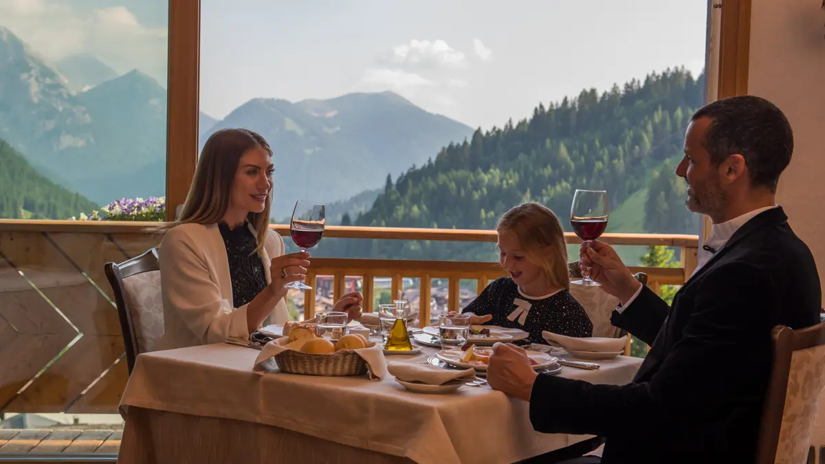 Hotel Cristal Palace Madonna Di Campiglio Communal Spaces (1)