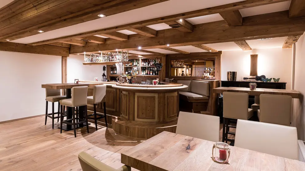 Hotel Butterfly Zermatt Bar Lounge [4]