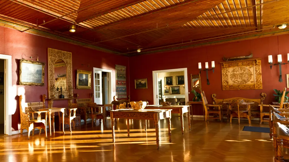 Kviknes Hotel Dining Room [9]