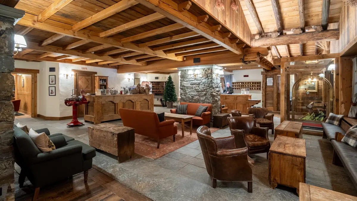 Hotel Breithorn Champoluc Aosta Valley Hall (37)