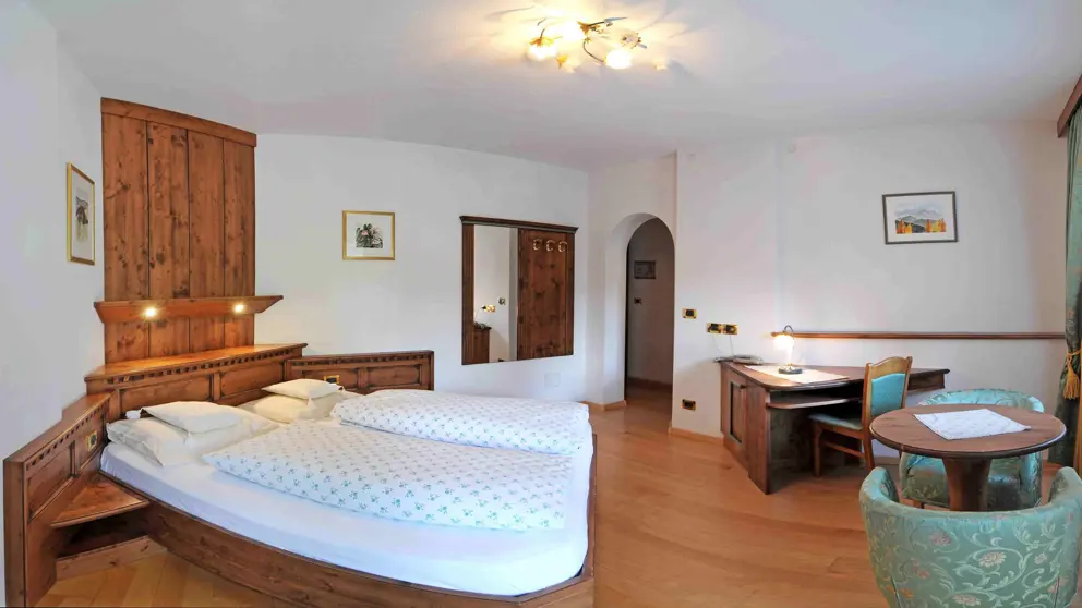 Inghams Italy Dolomites Kronplatz Hotel Teresa Bedroom [5]