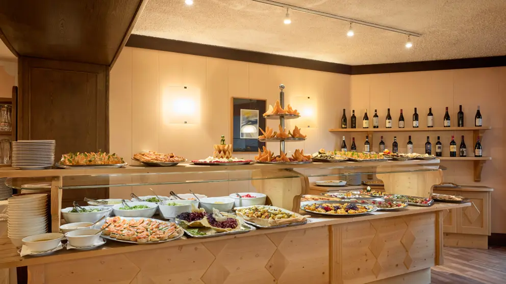 Inghams Italy Dolomites Arabba Hotel Portavescovo Buffet [1]