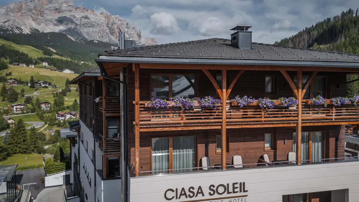 Soleil Alpine Lifestyle Hotel La Villa Italy Exterior with mountain views 