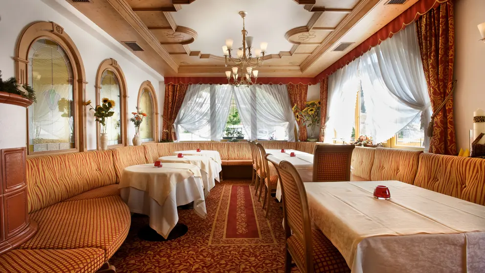Inghams Italy Dolomites Arabba Hotel Garni Serena Lounge [1]
