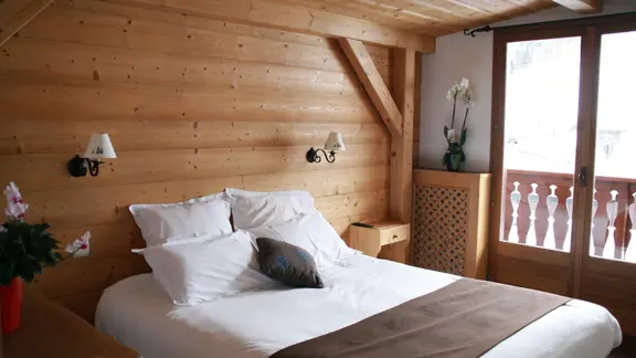 South-facing double bedroom