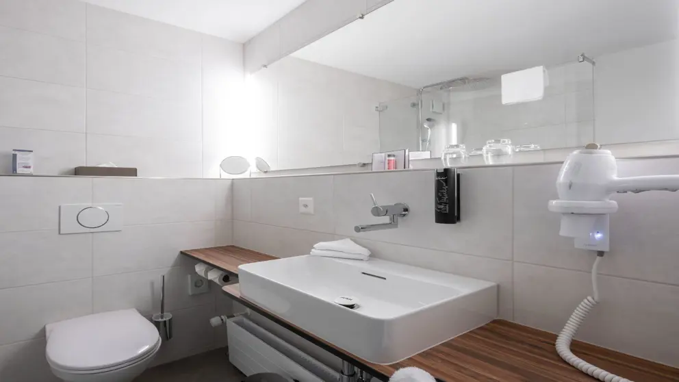 Hotel Metropole Interlaken Bathroom [8]