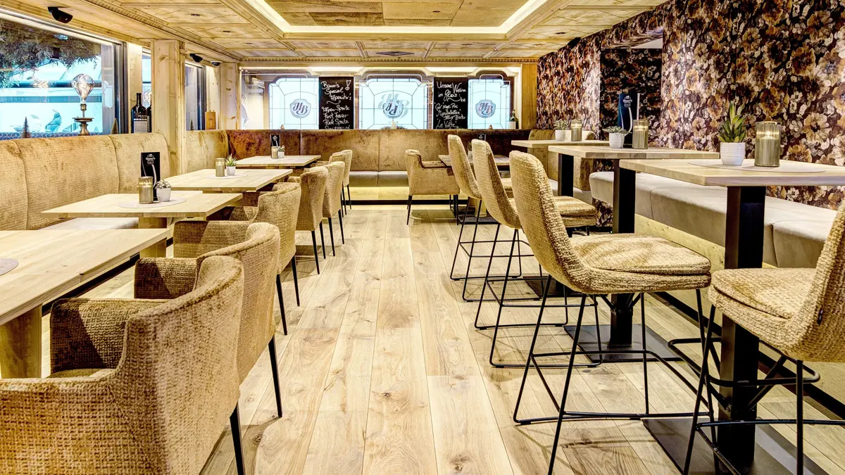 Hotel Bauer Saalbach Dining Area