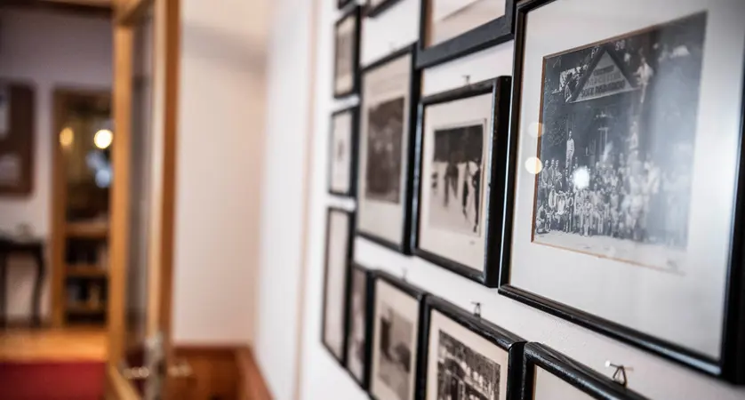 Parkhotel Sole Paradiso Drei Zinnen Dolomites Italy Hallway (C)Hannes Niederkofler (1) [5]