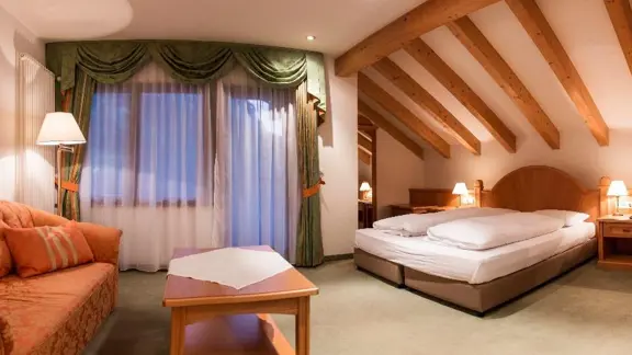 Twin classic Col Alto room 