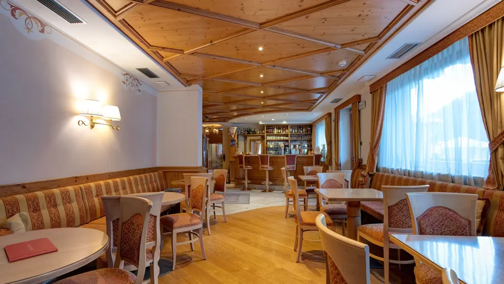 Bar [1]