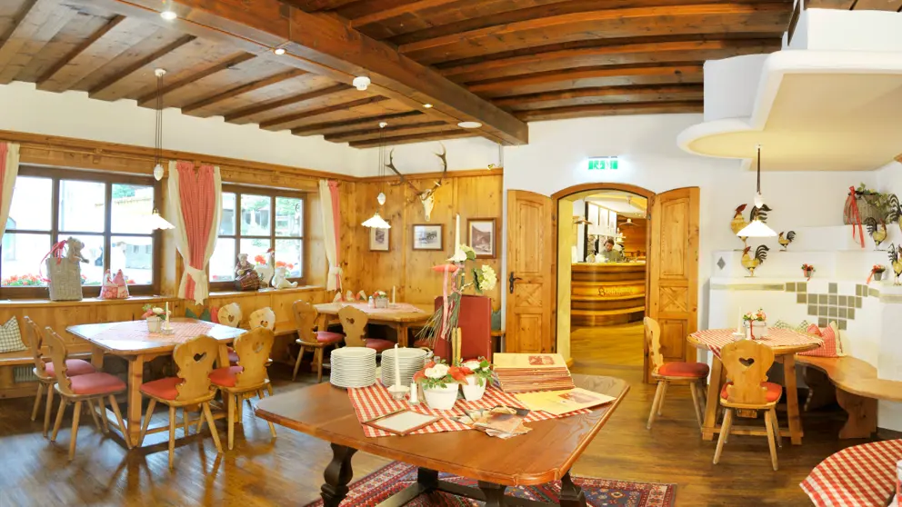 Hotel Bischofsmutze Filzmoos Stube [1]