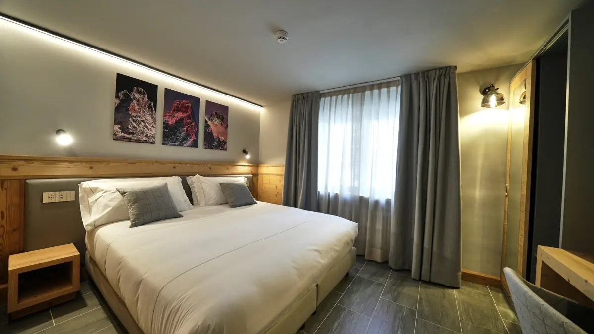 Hotel Perruquet Cervinia Italy Standard Room 2