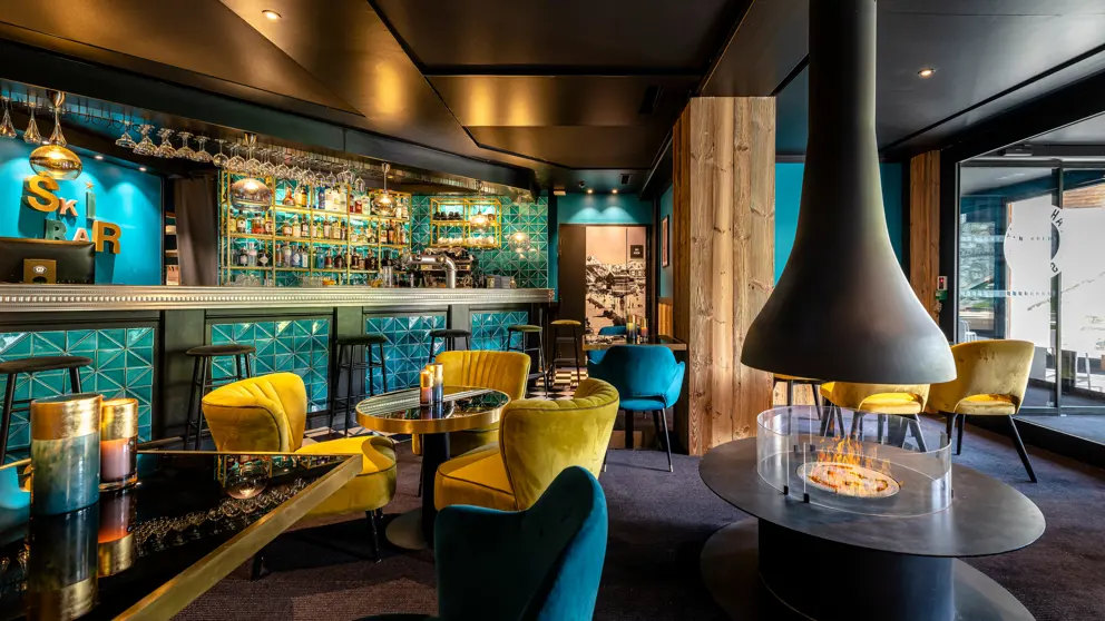 Hotel Fahrenheit Seven Courchevel Bar [3]