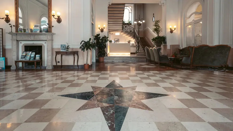 Hotel Excelsior Splendide Bellagio Lobby [8]