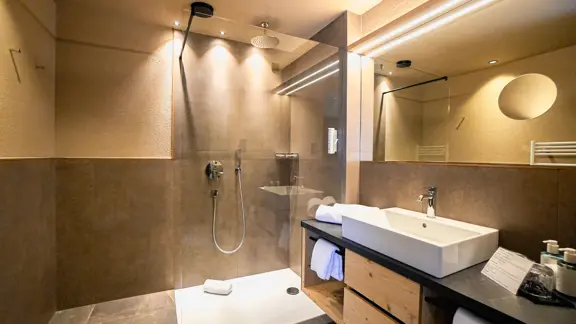 Dolce Vita Junior Suite Bathroom