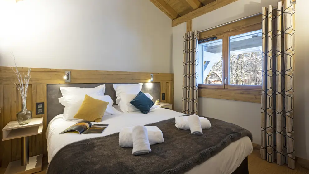 Residence Elena Chamonix One Bedroom Apartment Bedroom [6]