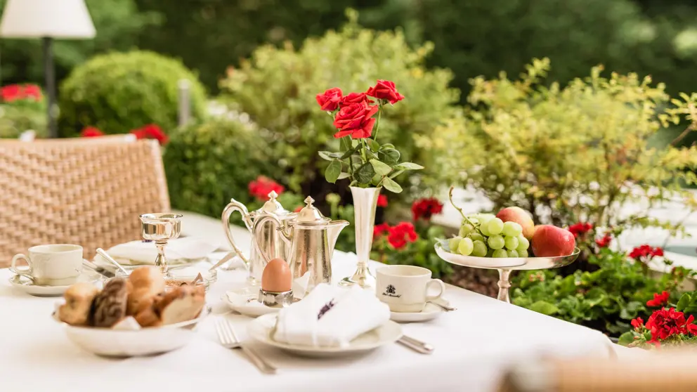 Hotel Meranerhof Merano Breakfast On The Terrace [9]