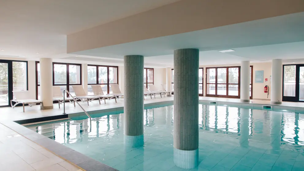 Montsoleil Terrasses D'helios Apartments Flaine Pool [2]