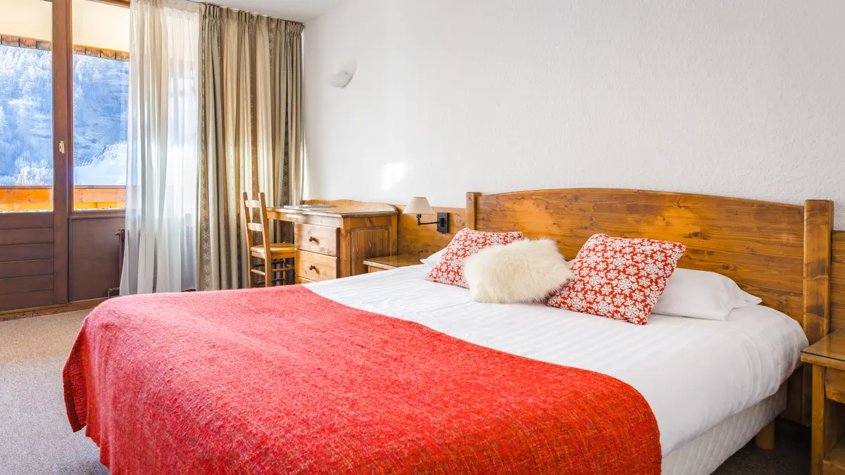 Hotel Plein Sud Serre Chevalier Double Bedroom