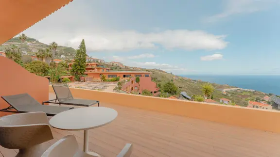 Spa sea view suite balcony