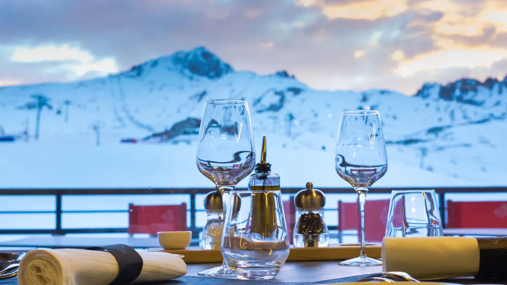 Hotel Daria I Nor Alpedhuez Terrace.Jpghotel Daria I Nor Alpe D'huez Restaurant [4]