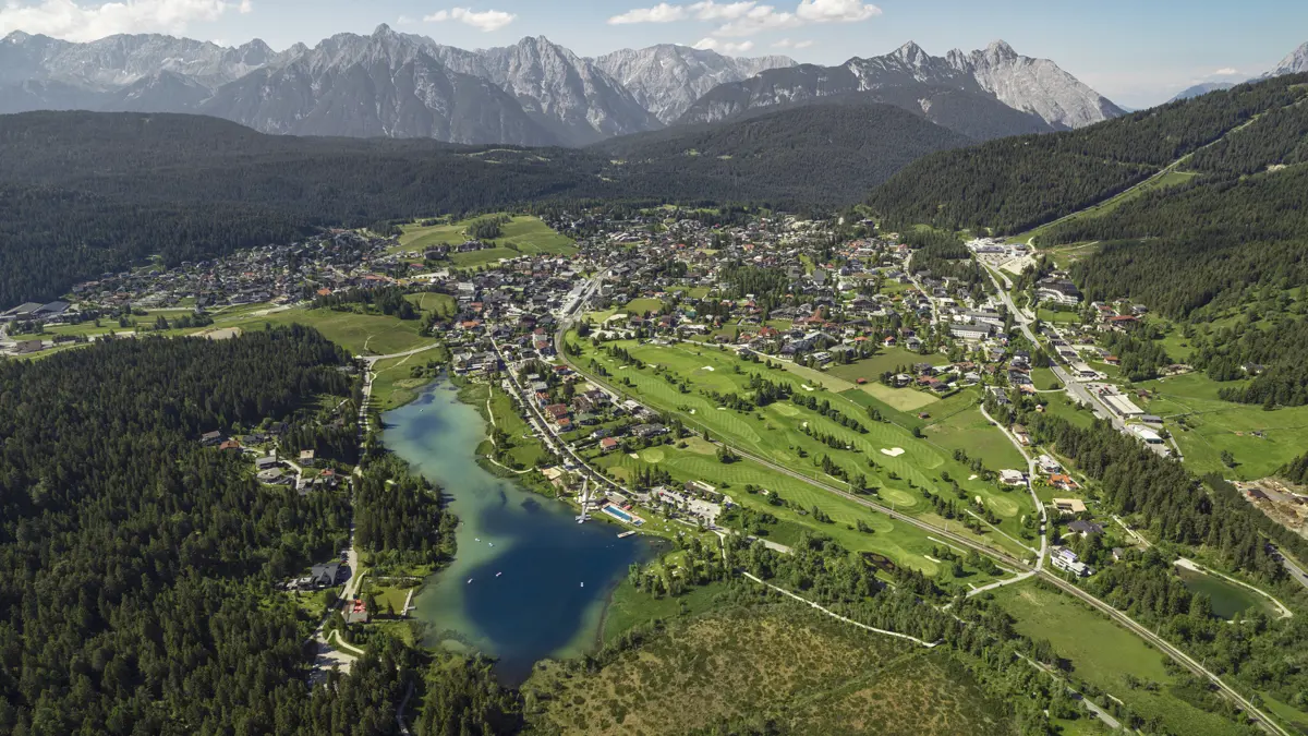 Wildsee Lake and seefeld from above ©Region Seefeld/Sebastian Marko