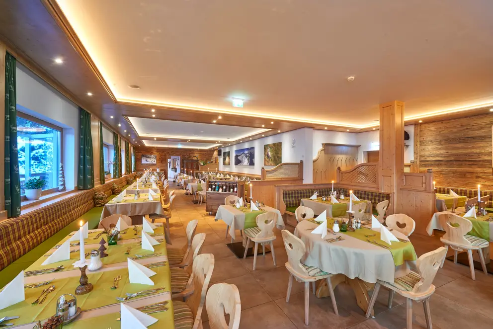 Gardenhotel Daxer Zell Am See Dining Room [2]