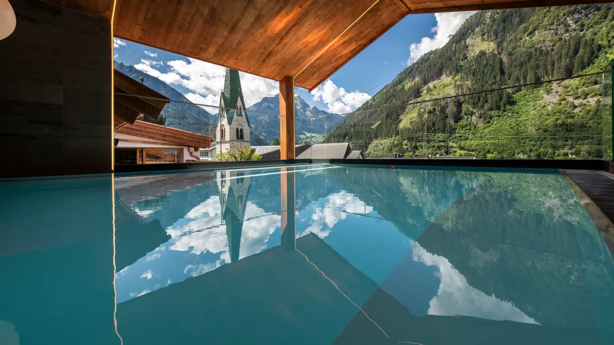 Alpenhotel Kramerwirt Mayrhofen Whirlpool Summer Copyright GA SERVICE