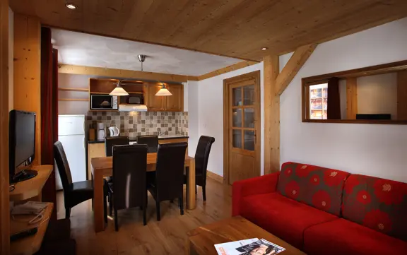 Apartment 3-bedroom: example living area