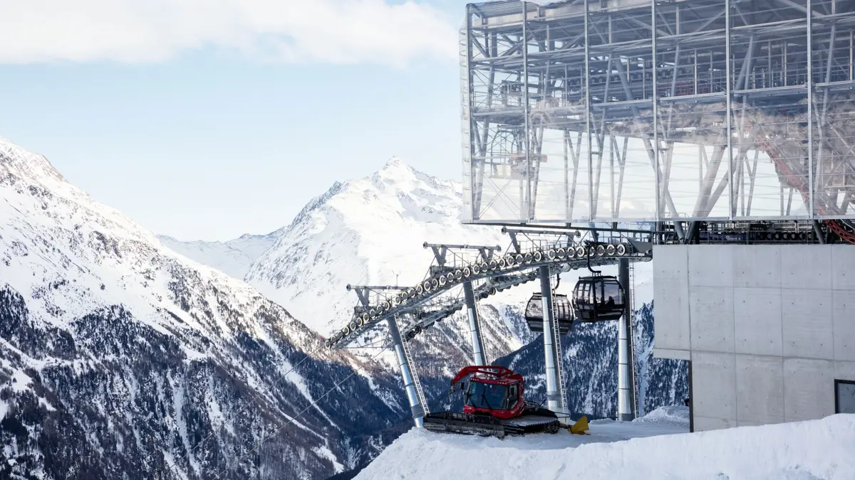 Solden Ski Resort Tirol Giggijoch Bergstation Lisa Hörterer