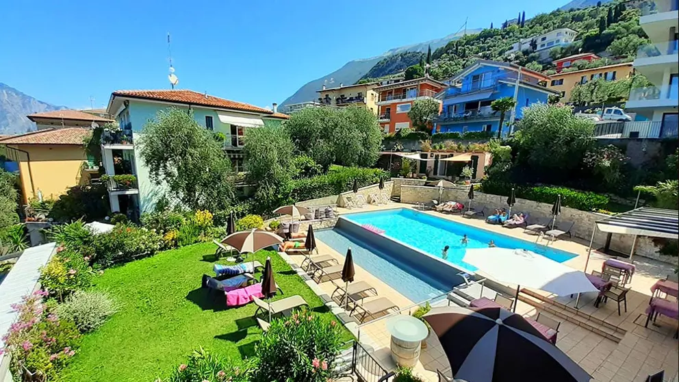Hotel Antonella, Malcesine, Lake Garda, Pool & Loungers [2]