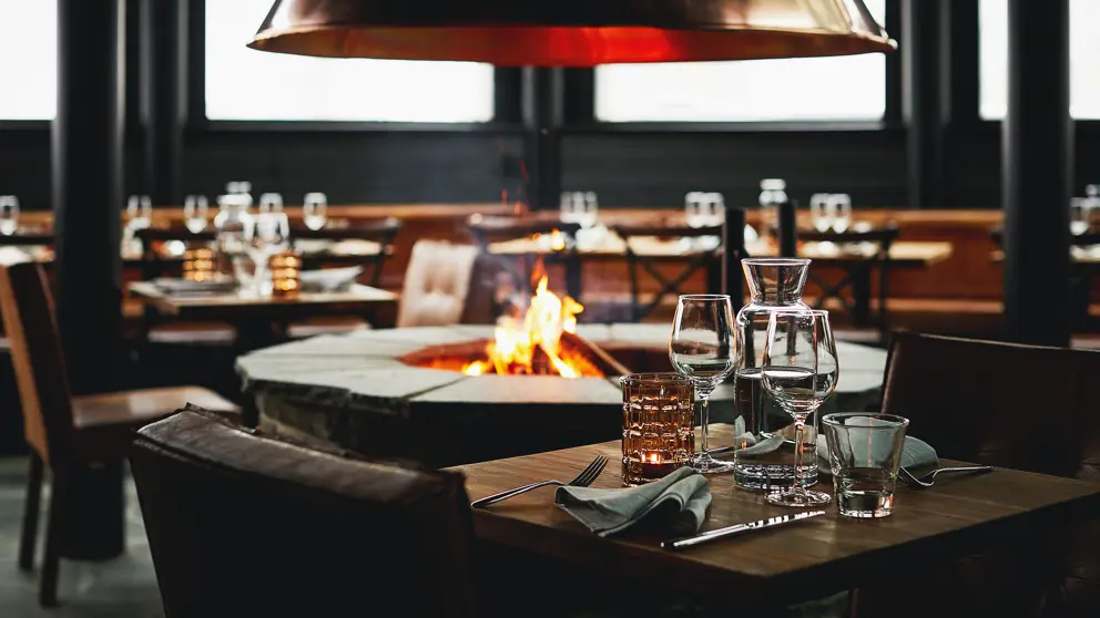 Golden_Crown_Levi_Igloos_Utsu_Restaurant  [7]
