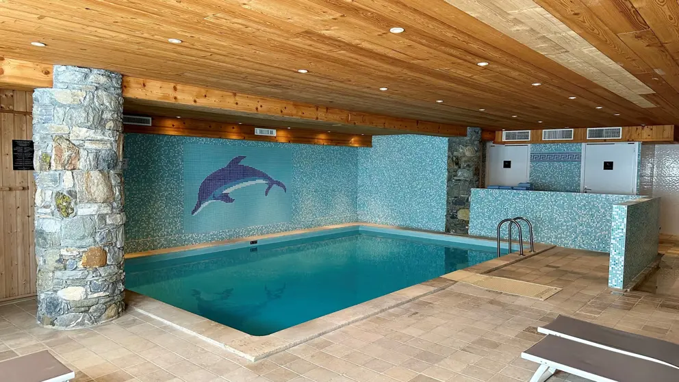 Hotel L'aigle Du Montana Tignes Superior Swimming Pool [1]